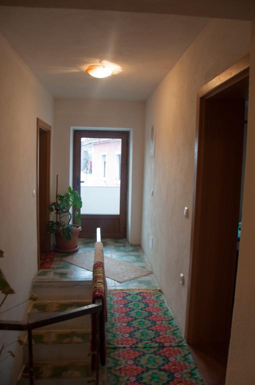 Aste Guesthouse Tropoje Esterno foto