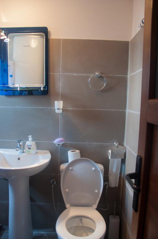 Aste Guesthouse Tropoje Camera foto