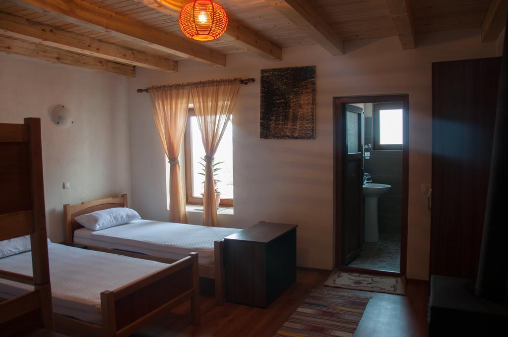 Aste Guesthouse Tropoje Camera foto