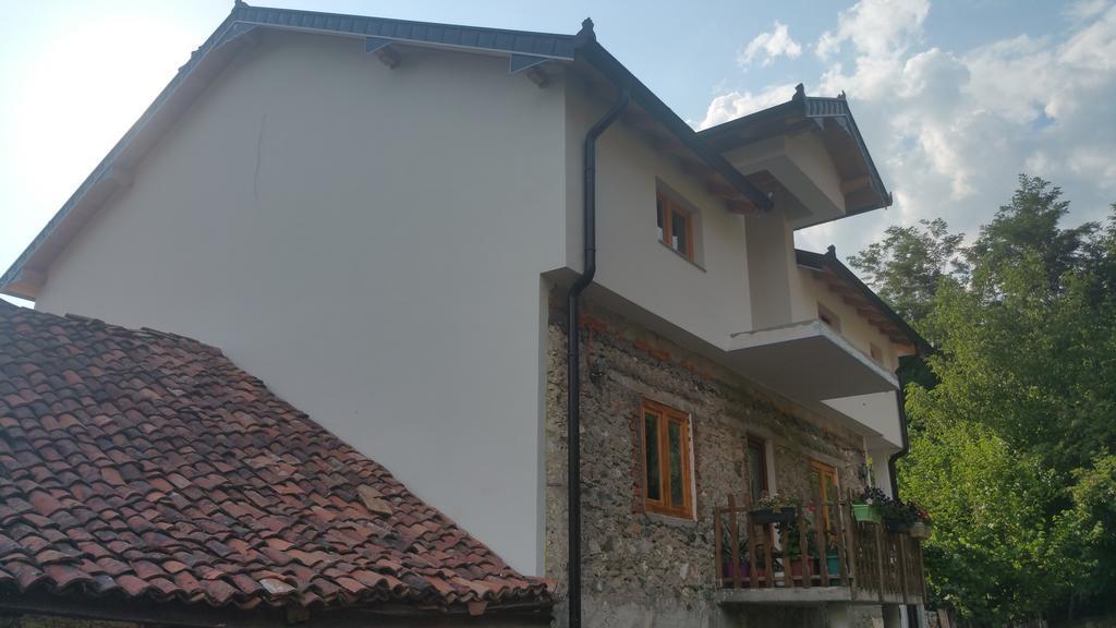 Aste Guesthouse Tropoje Esterno foto
